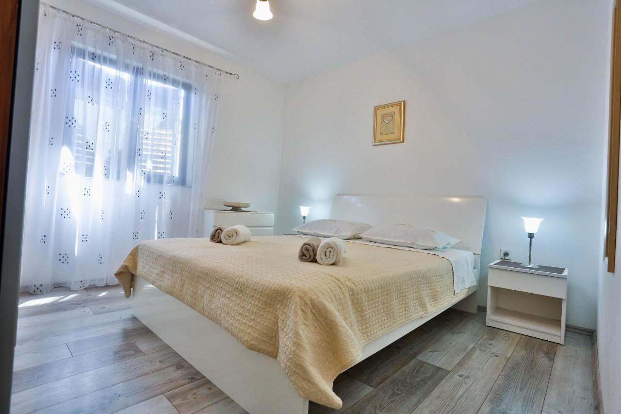 Apartments With A Parking Space Sutivan, Brac - 752 מראה חיצוני תמונה