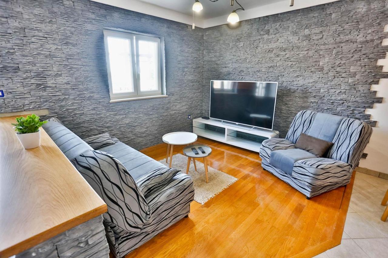 Apartments With A Parking Space Sutivan, Brac - 752 מראה חיצוני תמונה